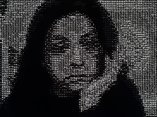 Ritratto ASCII di Loretta Borrelli